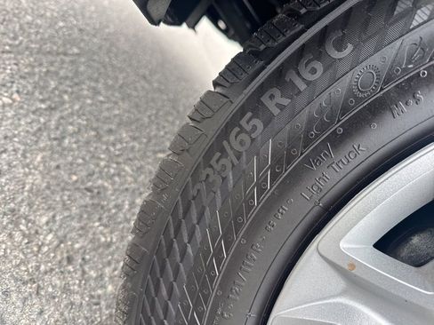 Used 2024 Ford Transit 250 Low Roof w/ Exterior Upgrade Package image 25