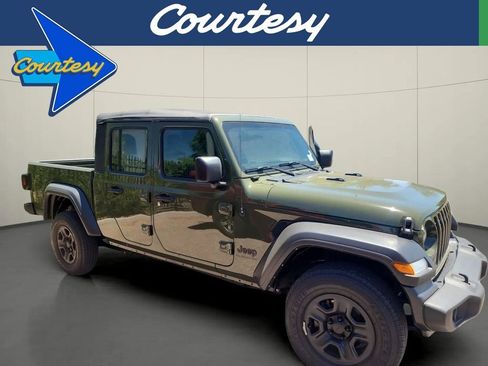 Used 2022 Jeep Gladiator Sport AWD/4WD image 1