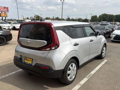 Used 2021 Kia Soul LX FWD image 5