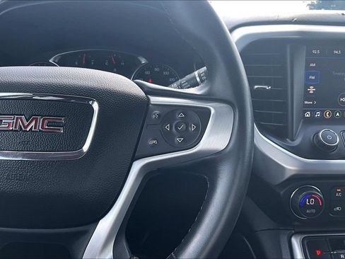 Used 2023 GMC Acadia SLT AWD/4WD image 18