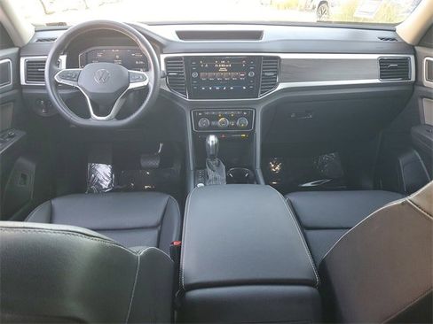 Certified 2023 Volkswagen Atlas SE w/ Black Wheel Package image 14