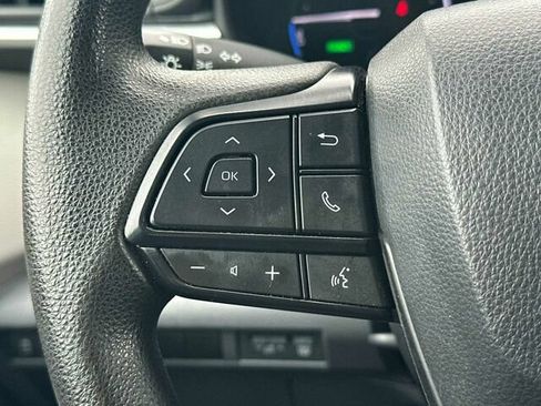 Used 2024 Toyota Sienna LE AWD/4WD image 28
