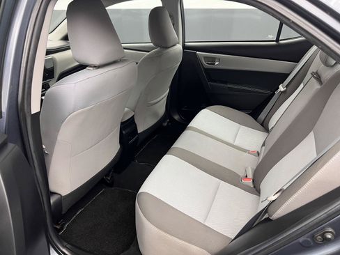 Used 2018 Toyota Corolla LE FWD image 16