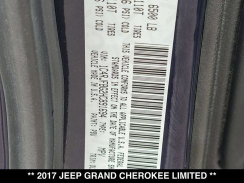 Used 2017 Jeep Grand Cherokee Limited w/ Luxury Group II AWD/4WD image 29
