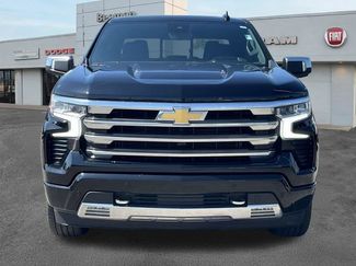 Used 2024 Chevrolet Silverado 1500 High Country w/ High Country Premium Package AWD/4WD video 2