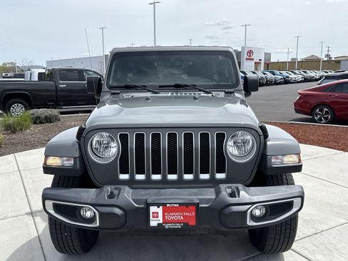 Used 2022 Jeep Wrangler Unlimited Sahara AWD/4WD image 3