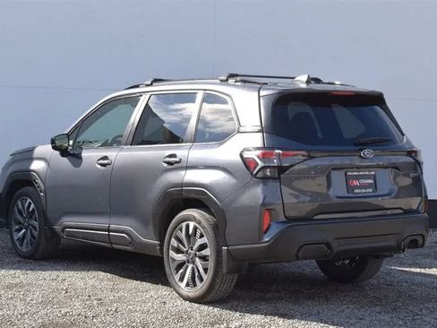 Used 2025 Subaru Forester Touring w/ Popular Package - Touring AWD/4WD image 2