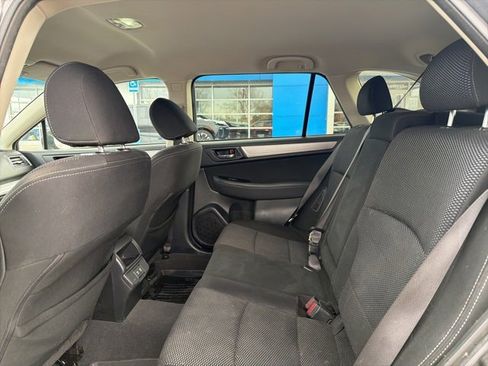 Used 2019 Subaru Outback 2.5i Premium image 7