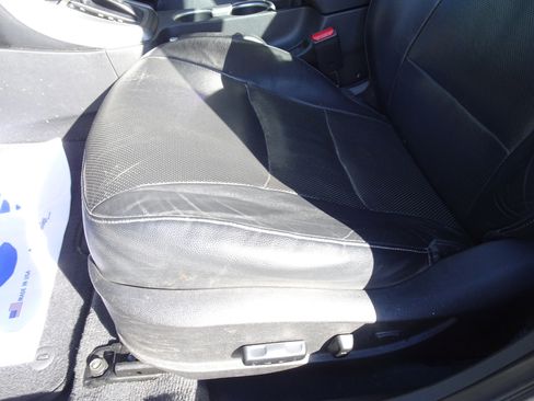 Used 2015 Hyundai Elantra Limited FWD image 9