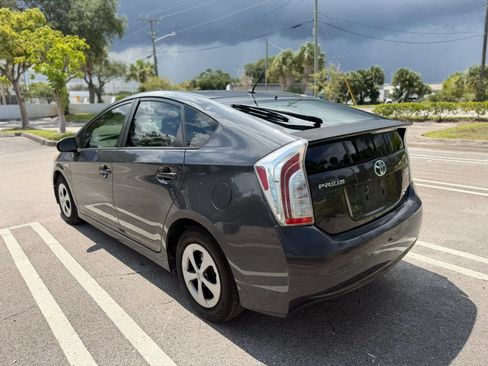 Used 2015 Toyota Prius Two FWD image 9