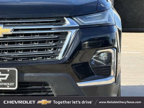 Used 2023 Chevrolet Traverse LT FWD image 4