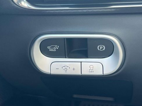 New 2024 Genesis GV60 Advanced image 21