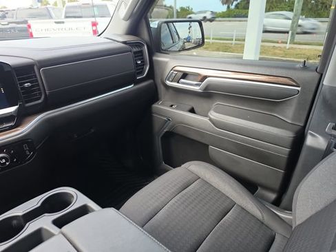 Used 2022 Chevrolet Silverado 1500 LT AWD/4WD image 9