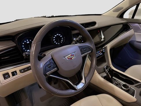 Used 2020 Cadillac XT6 Premium Luxury FWD image 11