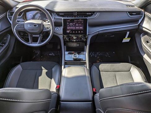 New 2024 Jeep Grand Cherokee Altitude image 14