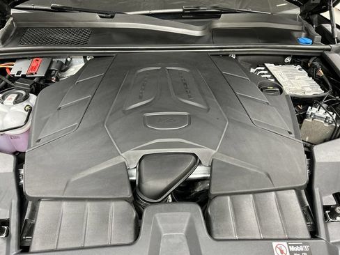 Certified 2025 Porsche Cayenne Coupe AWD/4WD image 24