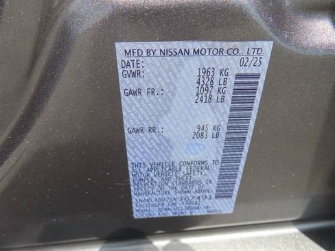 Used 2025 Nissan Altima 2.5 SV FWD image 36