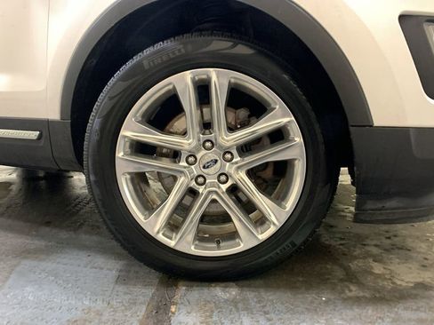 Certified 2017 Ford Explorer XLT w/ Equipment Group 202A image 9