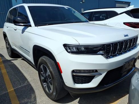 Used 2022 Jeep Grand Cherokee Limited 4xe w/ Luxury Tech Group II AWD/4WD image 2
