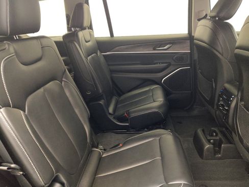 Used 2022 Jeep Grand Cherokee L Limited RWD image 19