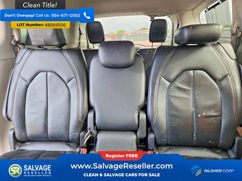 Used 2017 Chrysler Pacifica Touring-L w/ Tire & Wheel Group image 13