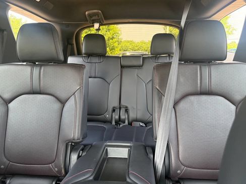 Used 2025 Honda Pilot Black Edition image 20