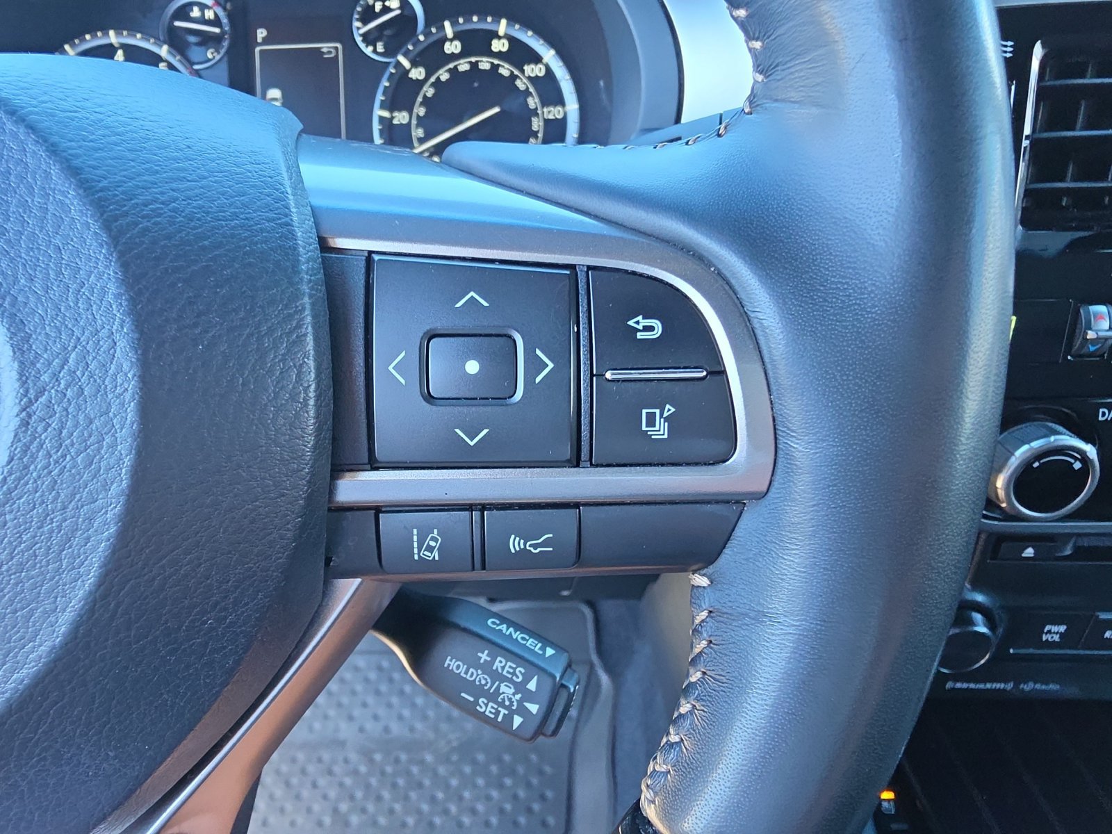 Used 2023 Lexus GX 460 Premium w/ Premium Package AWD/4WD image 24
