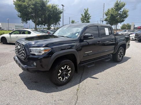 Used 2020 Toyota Tacoma TRD Off-Road AWD/4WD image 3