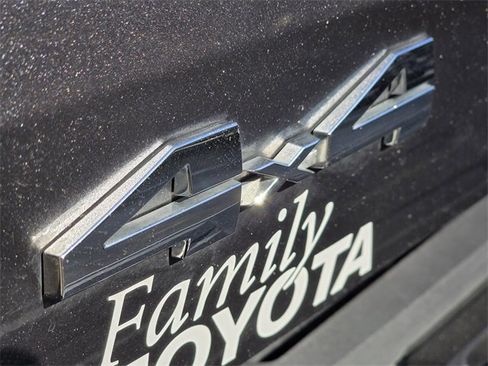 Used 2025 Toyota Tundra Limited image 8