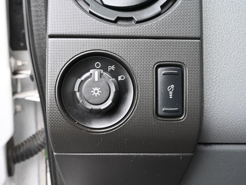 Used 2016 Ford F550 2WD Regular Cab Super Duty image 7