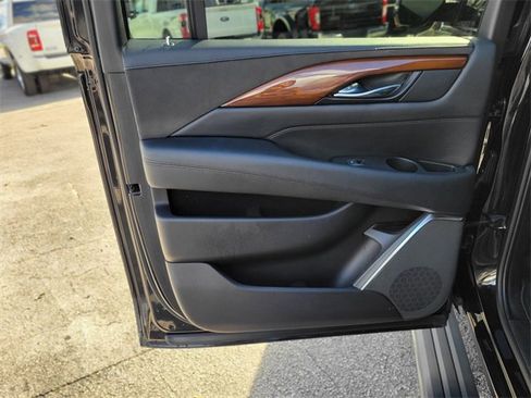 Used 2019 Cadillac Escalade ESV Premium Luxury image 14