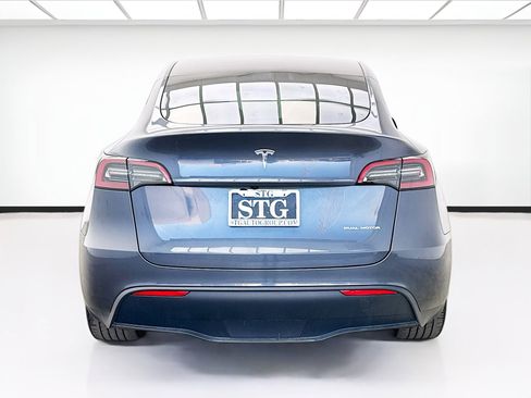 Used 2023 Tesla Model Y Long Range AWD/4WD image 5