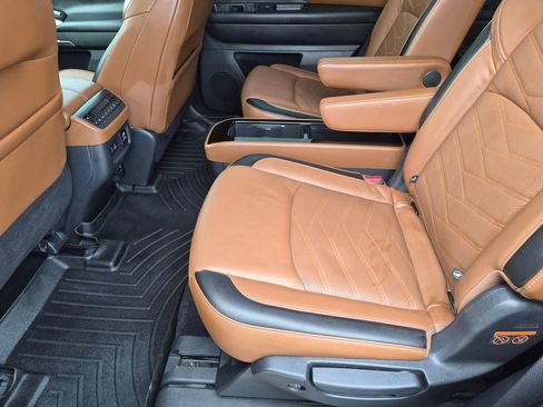 Used 2022 Nissan Pathfinder Platinum w/ Cargo Package FWD image 24