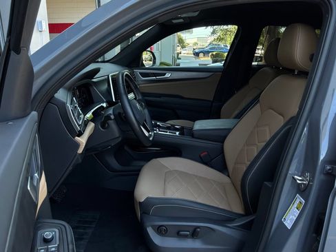 Used 2026 Volkswagen Atlas Cross Sport SE FWD image 10