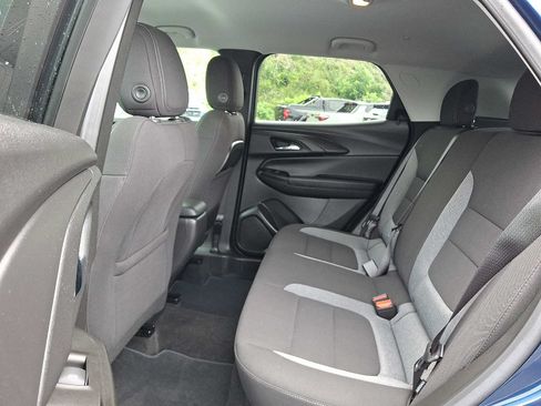 Used 2023 Chevrolet TrailBlazer LT AWD/4WD image 10