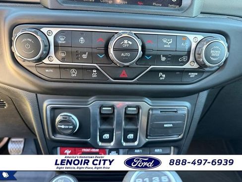 Used 2023 Jeep Wrangler Rubicon w/ LED Lighting Group AWD/4WD image 21