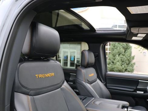 Used 2025 Ford Expedition Tremor AWD/4WD image 11
