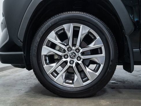 Certified 2021 Toyota RAV4 Limited FWD image 11