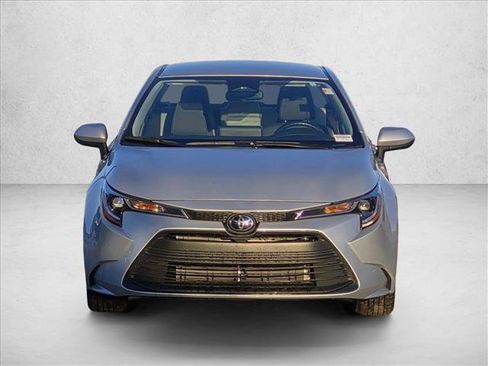 Used 2025 Toyota Corolla LE FWD image 2