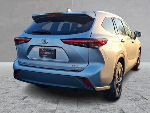 Used 2020 Toyota Highlander XLE image 10