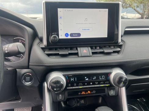 Used 2025 Toyota RAV4 XLE image 21