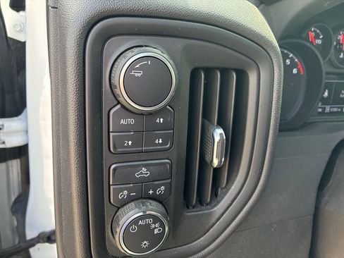 Used 2022 Chevrolet Silverado 1500 Custom Trail Boss w/ LPO, Dark Essentials Package image 10