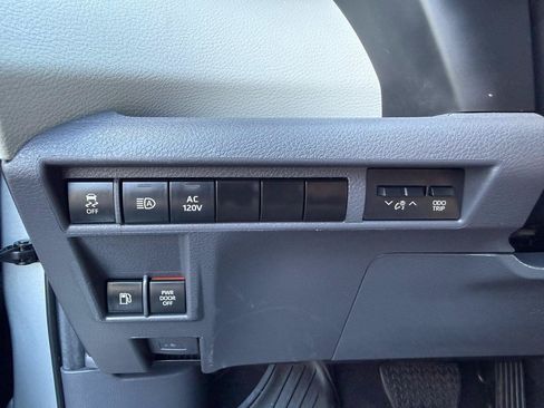 Used 2024 Toyota Sienna Limited AWD/4WD image 16