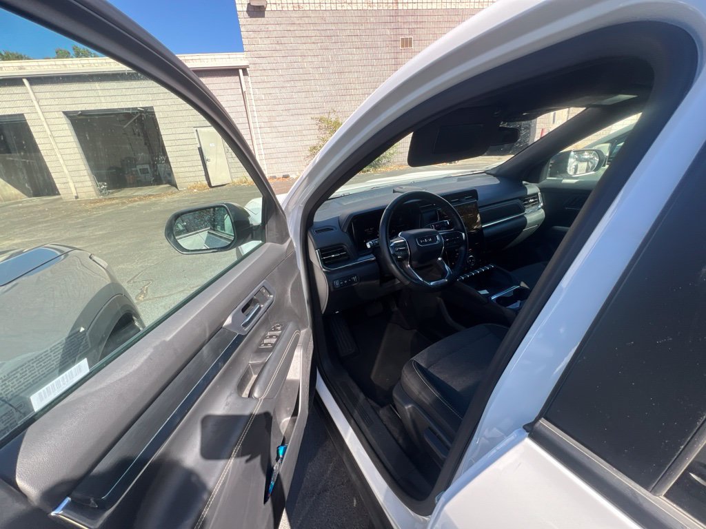 Used 2026 GMC Terrain Elevation FWD image 2