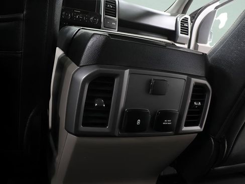 Used 2018 Ford F150 XLT w/ Equipment Group 302A Luxury AWD/4WD image 26