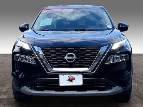 Used 2023 Nissan Rogue SV FWD image 2