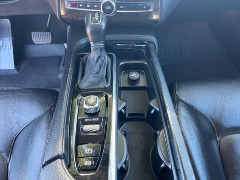 Used 2018 Volvo XC90 T6 Momentum w/ Convenience Package image 18