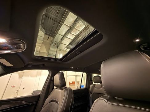 Used 2021 Jeep Grand Cherokee L Laredo RWD image 19