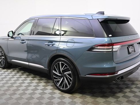 Used 2025 Lincoln Aviator Reserve w/ Equipment Group 201A image 3