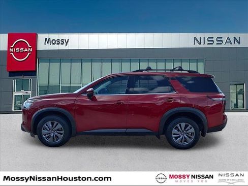 Certified 2024 Nissan Pathfinder SV w/ Lighting Package (N92) image 5